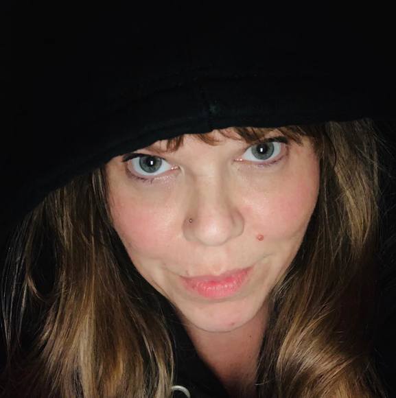 Meet your Posher, Annie - Picture 1 of 1